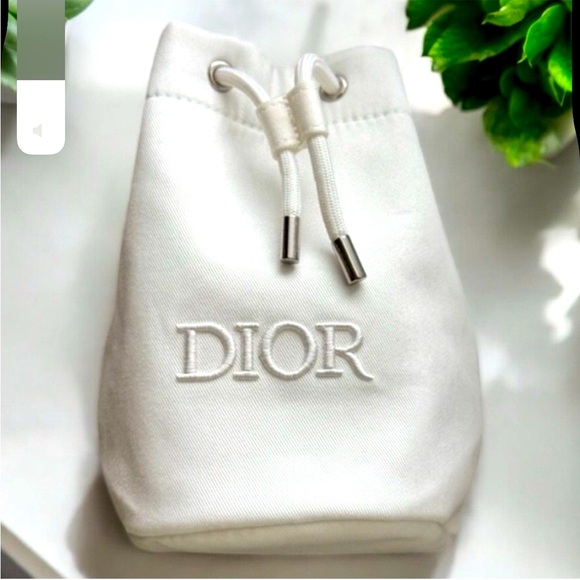 DIOR White Canvas Bucket Pouch Beauty Embroidered DIOR Logo & Box! - Picture 4 of 15